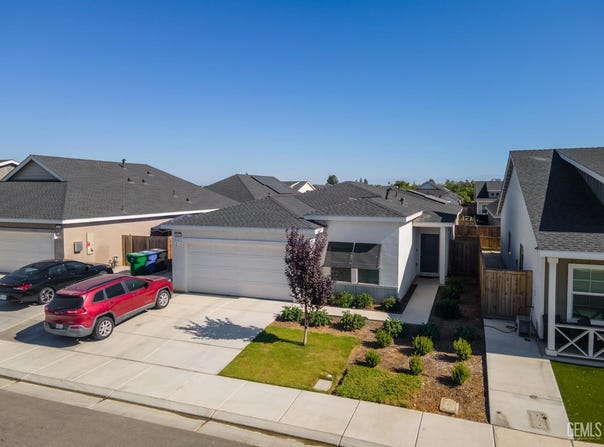 9627 Maple Terrace Lane, Shafter, CA 93263