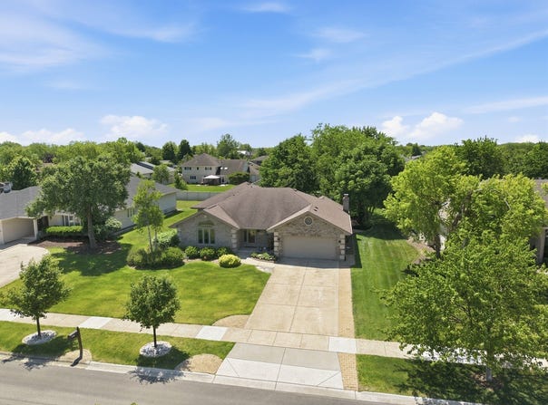 9911 195th Street, Mokena, IL 60448