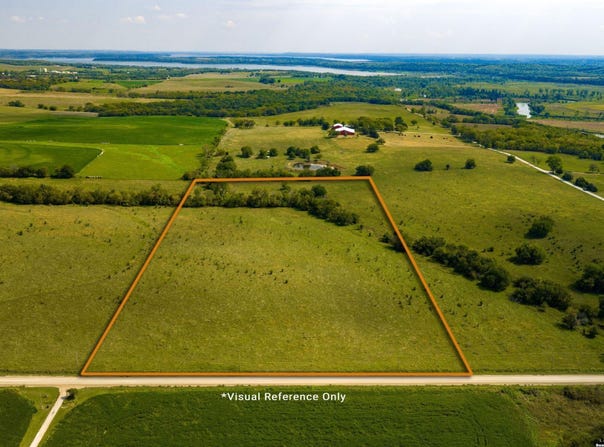 1230 E 100 Road, Berryton, KS 66409