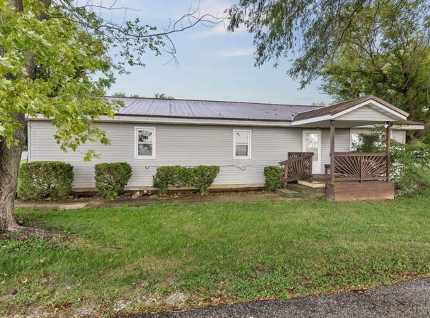 9440 E Morrison Street, Forest, IN 46039-9567
