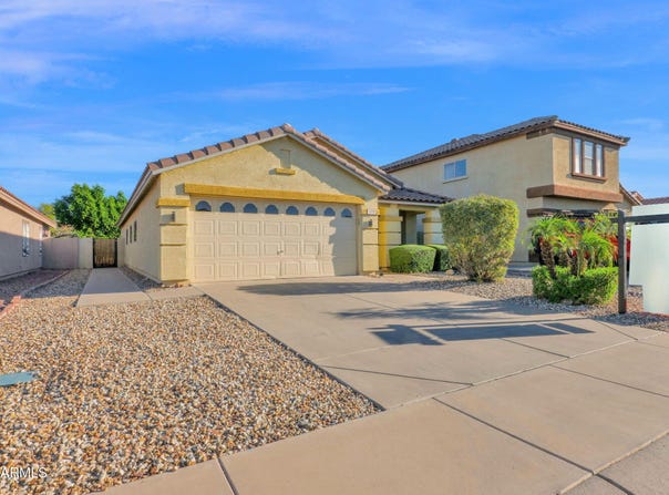 1074 E ARABIAN Drive, Gilbert, AZ 85296