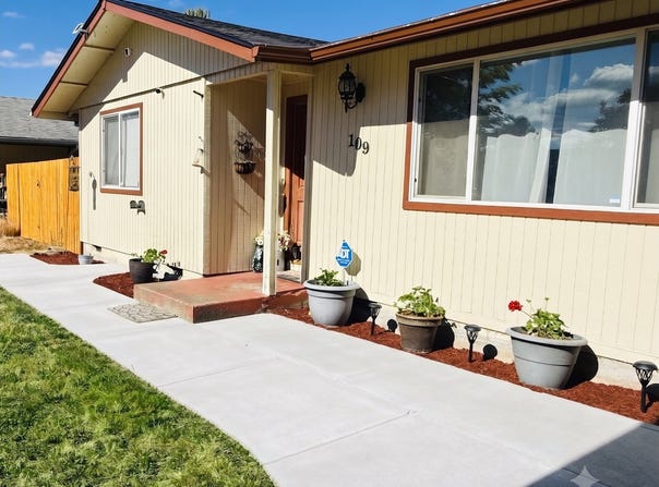 109 OAK St, Amity, OR 97101