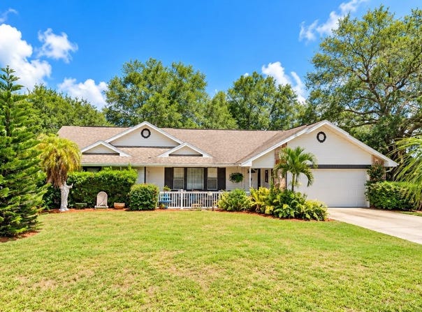 2727 NE 4TH Place, CAPE CORAL, FL 33909
