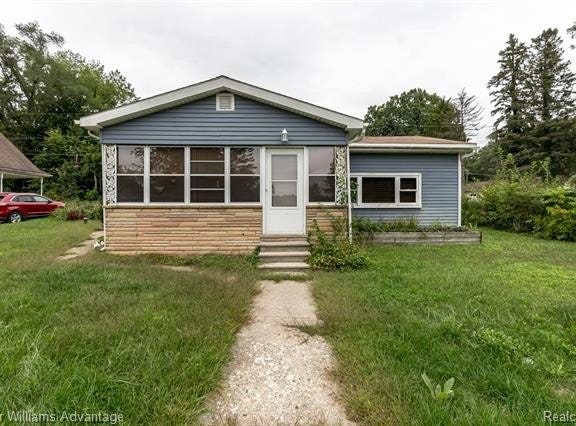 2642 Lakeridge, Wixom, MI 48393
