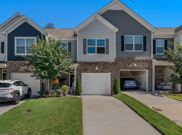 214 E Compass Way, Easley, SC 29640