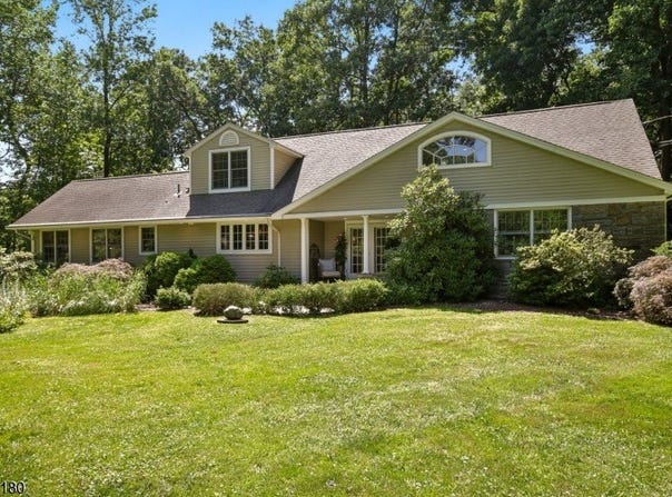 2 Jared Ct, Randolph Twp., NJ 07945-2154