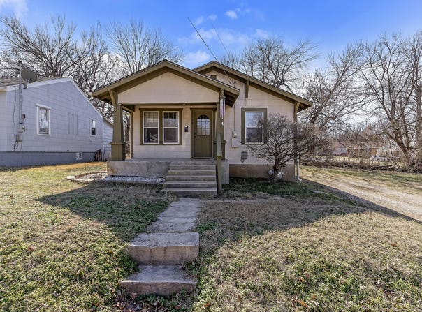 1328 W Elm Street, Springfield, MO 65806