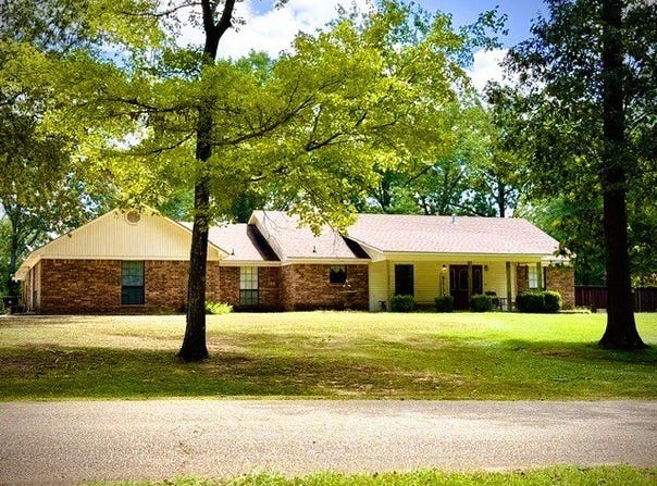 103 Dogwood Drive, Springhill, LA 71075