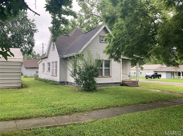 445 E Sedgwick Street, Brookfield, MO 64628
