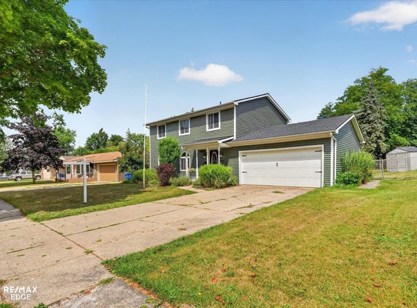 310 Delzingro Drive, Davison, MI 48423