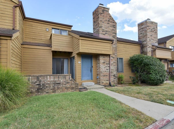 3440 S Delaware Avenue, Springfield, MO 65804