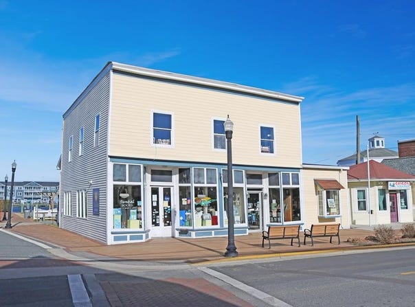4065 MAIN ST, CHINCOTEAGUE, VA 23336