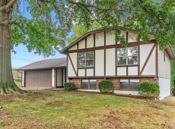 1 Buckingham Drive, Washington, MO 63090