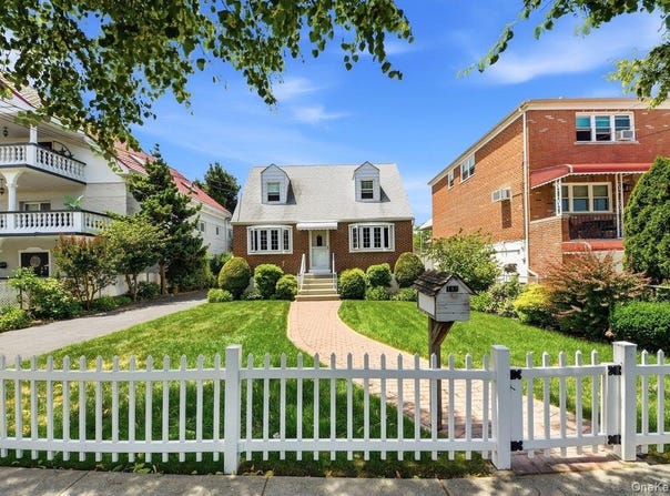 195 Graff Avenue, Bronx, NY 10465