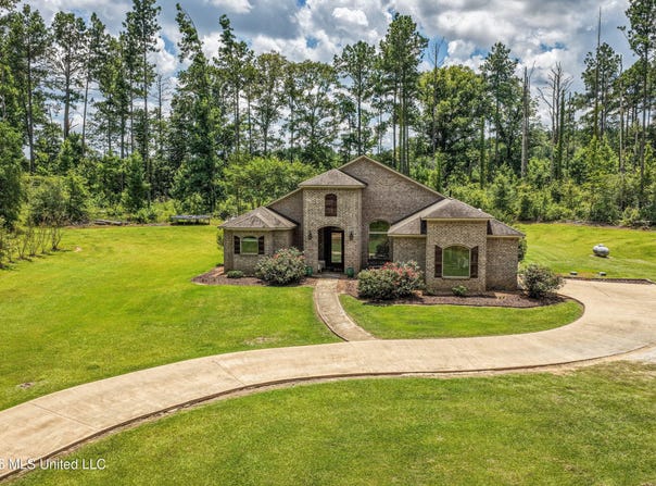 6926 Moak Road, Summit, MS 39666