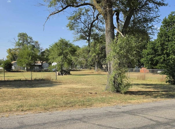 E 6th Ave, Hutchinson, KS 67501