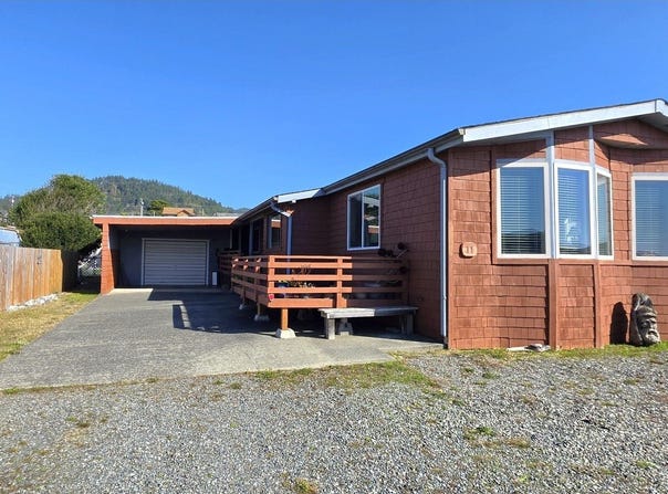 94120 STRAHAN St, GoldBeach, OR 97444