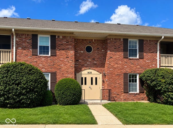 1632 Queensbridge Square, Indianapolis, IN 46219