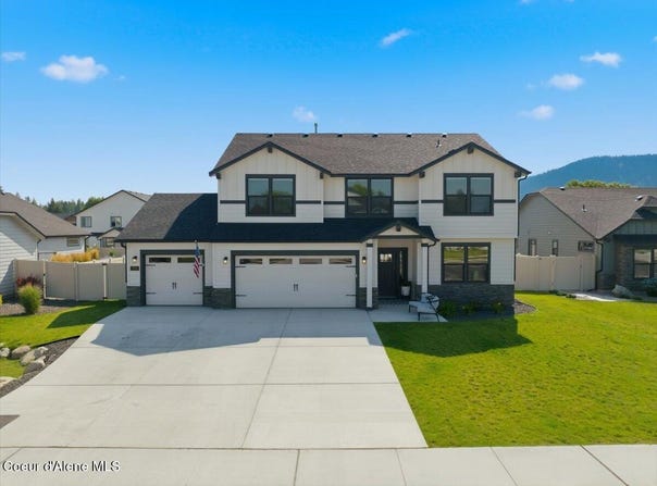 733 E Ripatti Way, Hayden, ID 83835