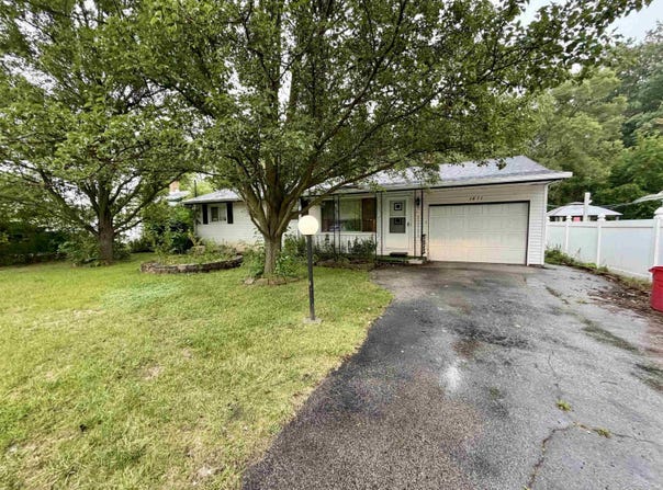1871 Joy Road, Saginaw, MI 48601
