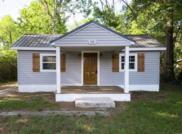 909 E 9th Street, Stuttgart, AR 72160