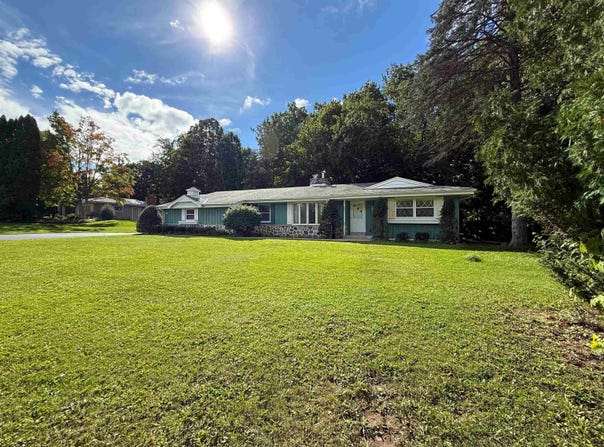 N93W25235 Crestwood Drive, Sussex, WI 53089-1013