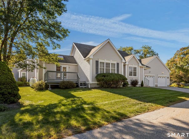 19 Mountain View Landing, Killingly, CT 06239