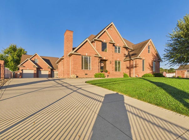 809 4th Street E, South Point, OH 45680