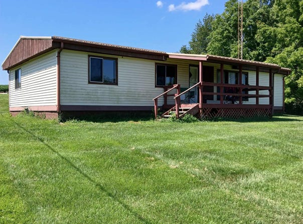 7341 E 1400 N Road, Elnora, IN 47529