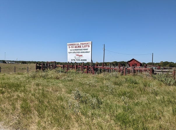 IH10 Feeder/County Road, Weimar, TX 78962