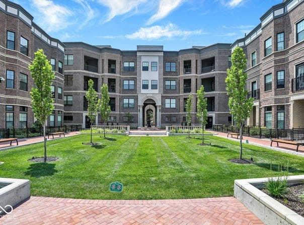 920 Veterans Way, Carmel, IN 46032