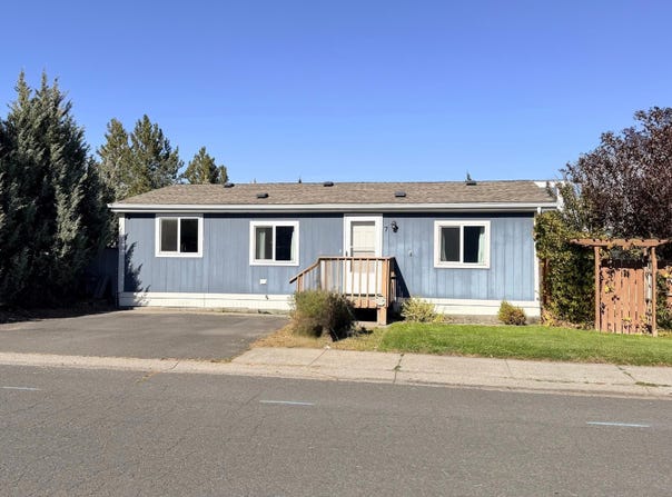 260 NW Golden Hills Dr #7, Pullman, WA 99163