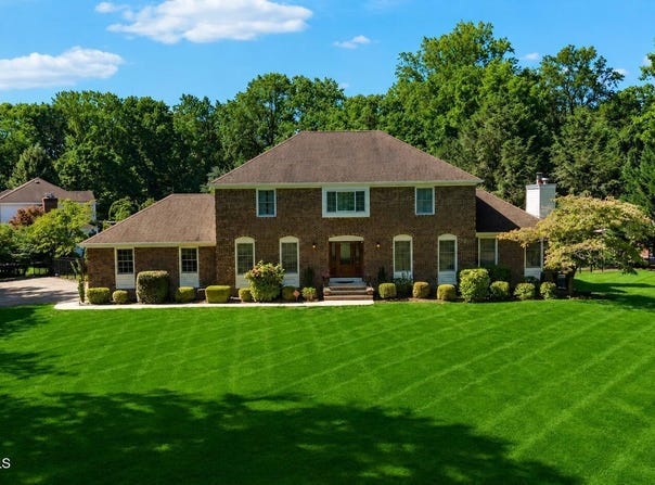 1 Cook Place, Middletown, NJ 07748