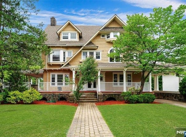241 Summit Avenue, Hackensack, NJ 07601