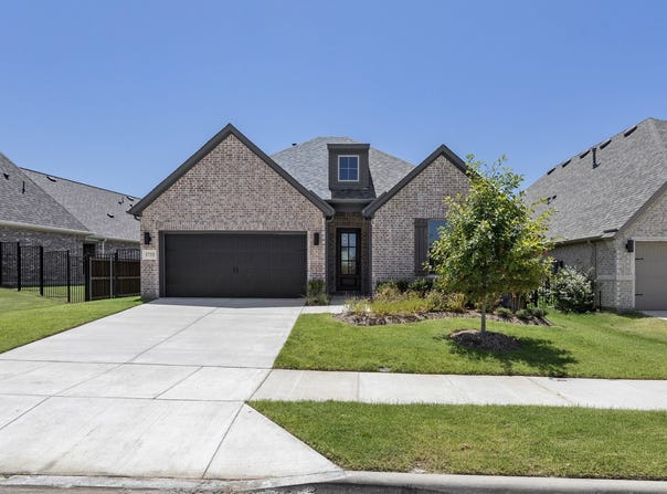 1733 Hillside Stroll Drive, Lavon, TX 75166