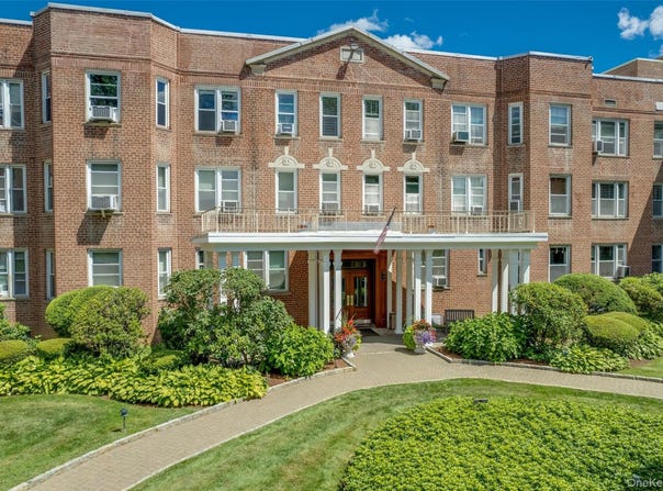 2 Overlook Road, White Plains, NY 10605