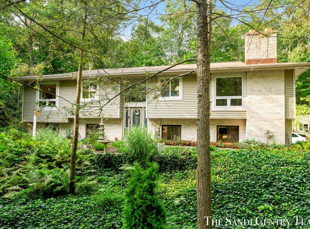 17445 W Spring Lake Road, Spring Lake, MI 49456