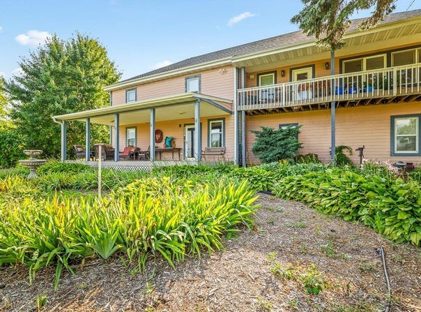 4206 West Grove Road, LEAF RIVER, IL 61047