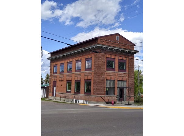 1 Central Ave E, Cascade, MT 59421