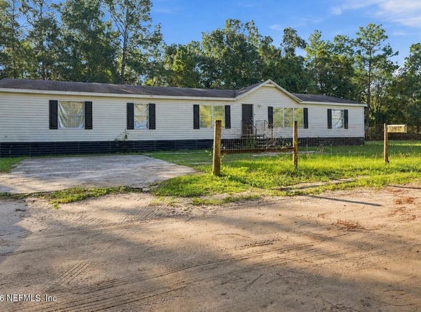 254 7TH Avenue SE, Interlachen, FL 32148