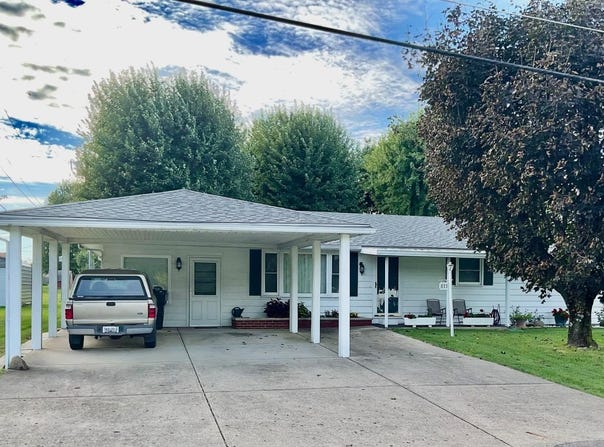811 S Main Street, Versailles, IN 47042