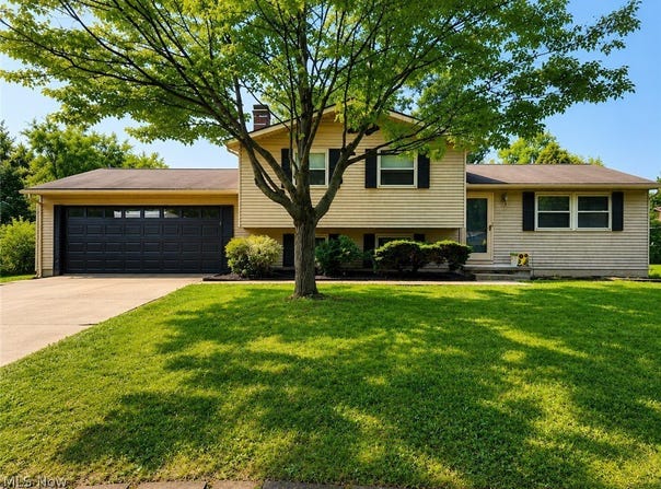 4566 Chatwood Drive, Stow, OH 44224