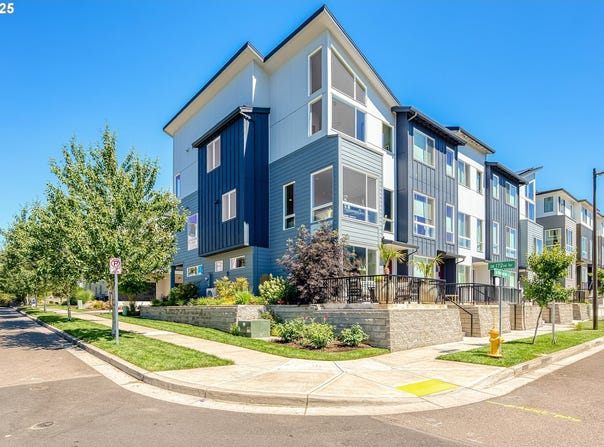 17163 SW WOODPECKER Ln, Beaverton, OR 97007