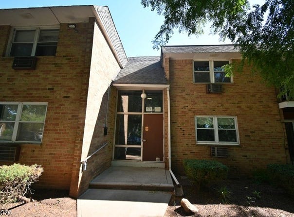 808 Eves Dr, Hillsborough Twp., NJ 08844-4996