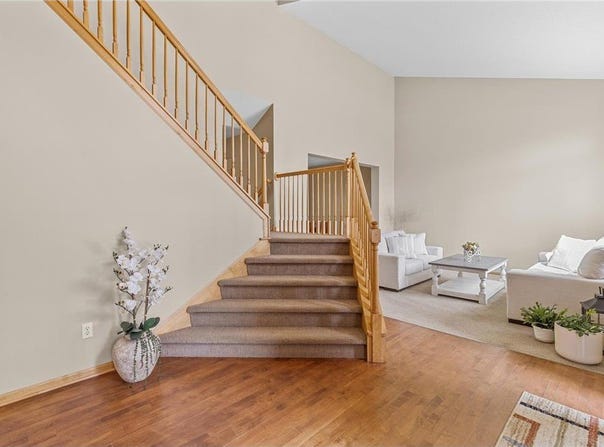 1517 Covington Lane, Eagan, MN 55122