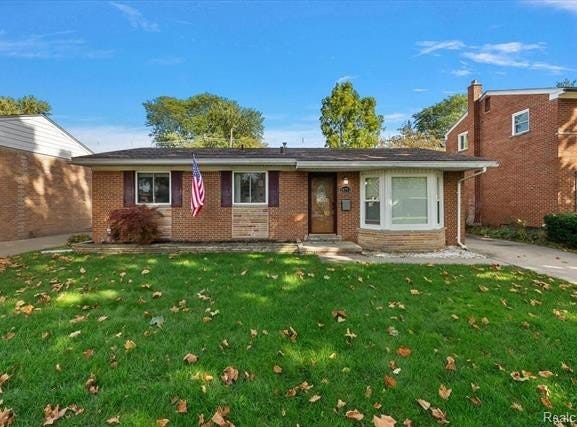 28752 Milton Avenue, Warren, MI 48092