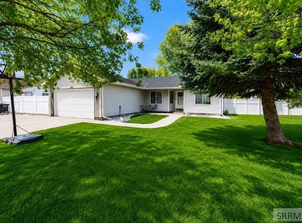 1862 Eagle Pointe Drive, Ammon, ID 83406