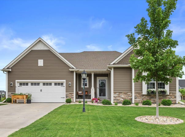 35174 Winnebago Ct, Summit, WI 53066