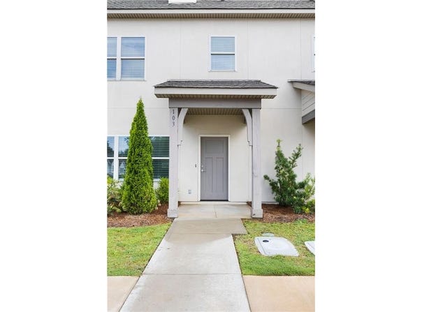 3260 ACADEMY Drive, OPELIKA, AL 36801
