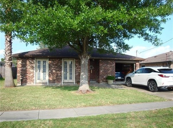 954 OAK Avenue, Harahan, LA 70123